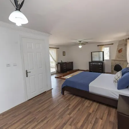 Villa Refreshing Near Milas-bodrum Airport *