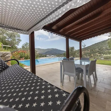 Refreshing Near Milas-bodrum Airport Villa Gulluk